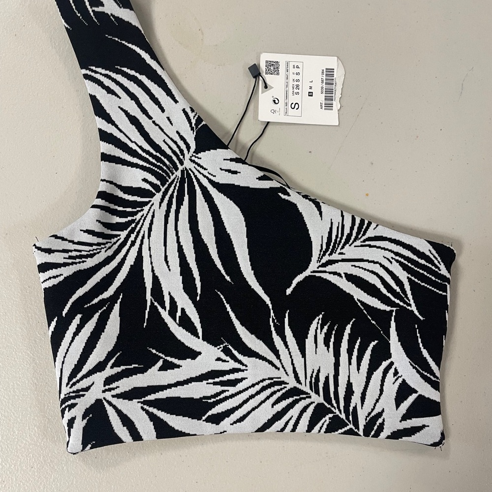Zara Black and White Leaf Pattern Crop Top